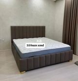Yataq dəsti – yumşaq başlıq və bazalı konstruksiya - Modern dizayn — Furniture