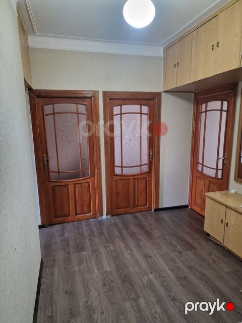 3-otaqlı mənzil kirayə verilir, Xalqlar Dostluğu m., 120 m²