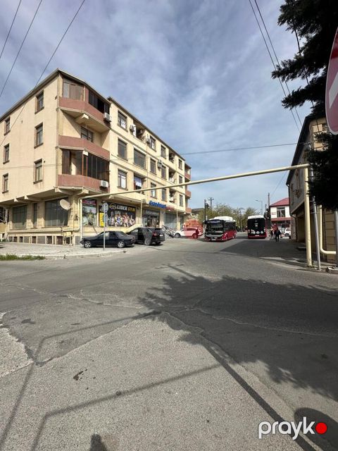 Satılır 3 otaqlı həyət evi/bağ evi 100 m²