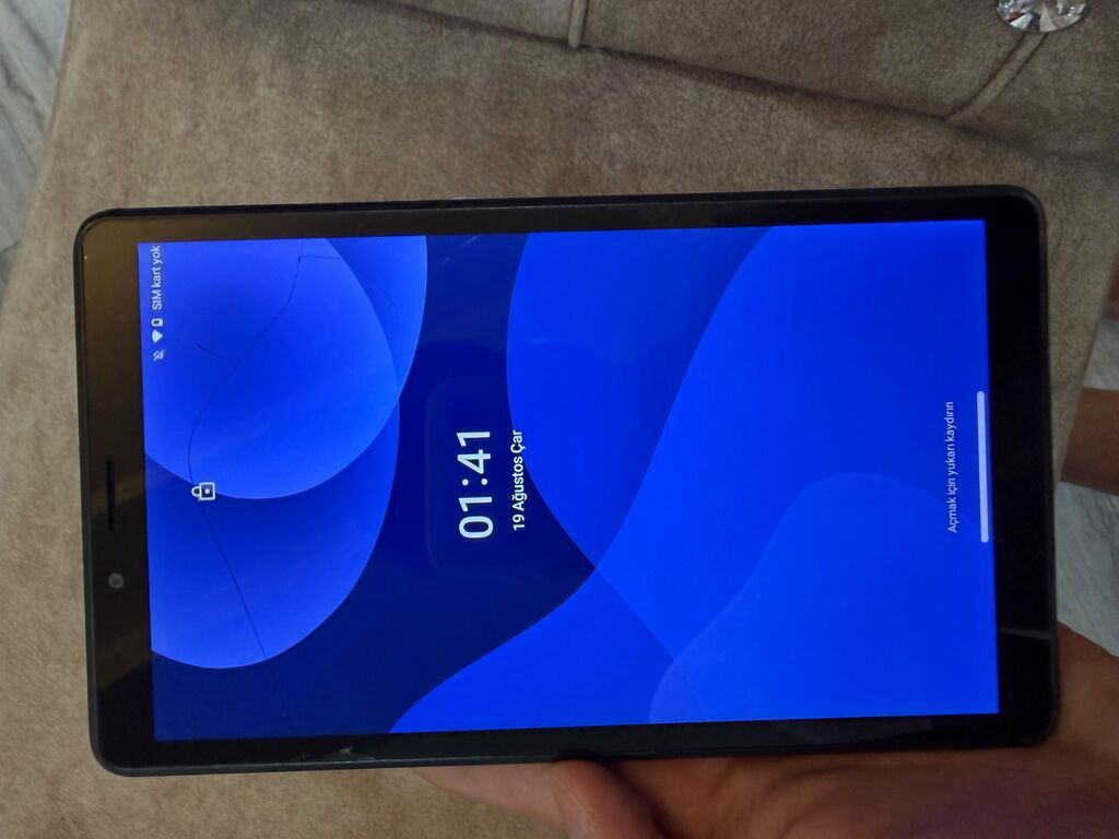 Lenovo Tab M8 (2nd Gen) planşet Xüsusiyyətlər: - 8 düymlük IPS ekran