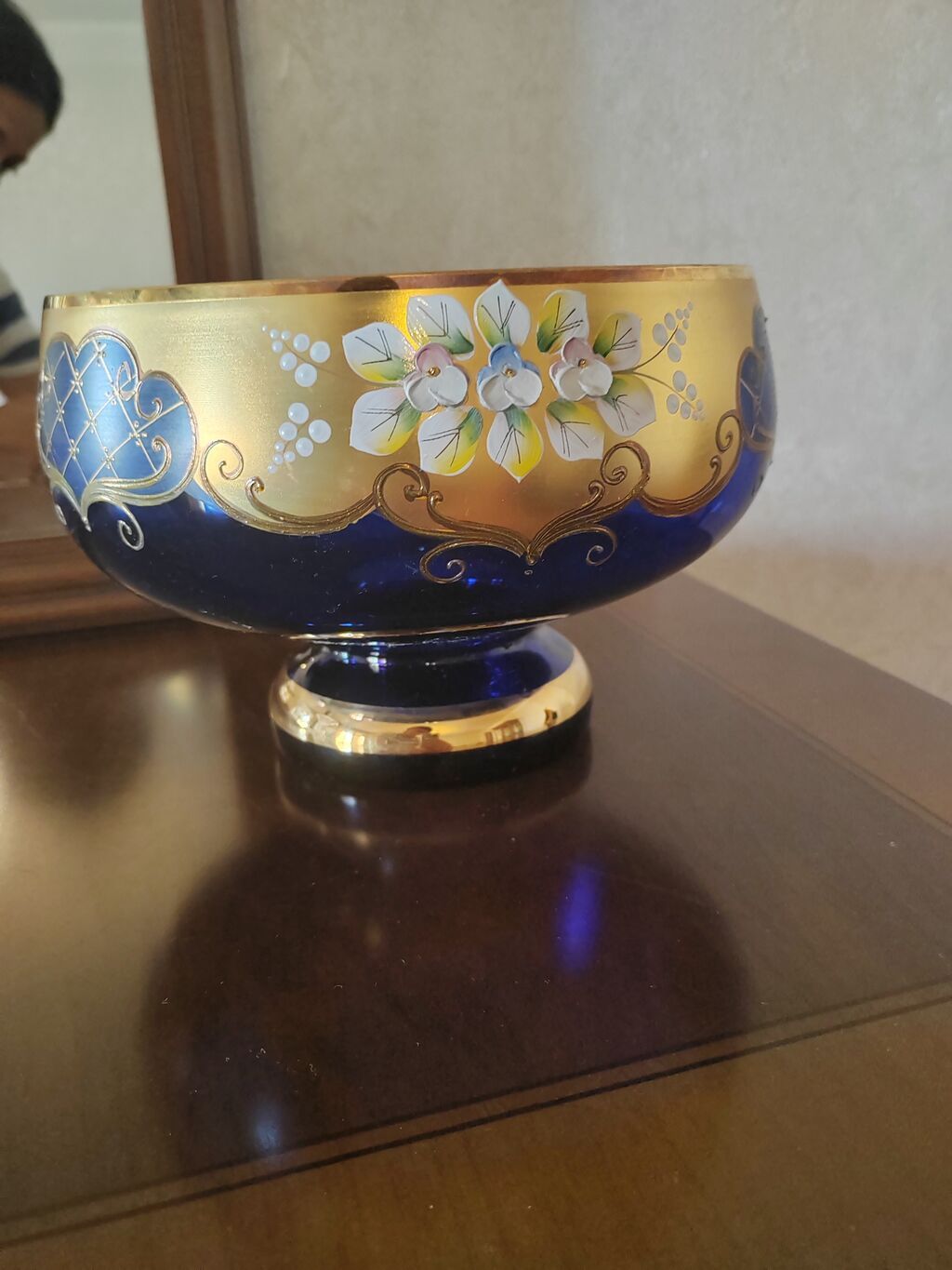 Mavi şüşədən dekorativ qab - Material: qalın, parlaq kobalt-mavi şüşə — Mallar, Bakı