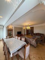 Satılır 4 otaqlı yeni tikili 240 m² — Недвижимость