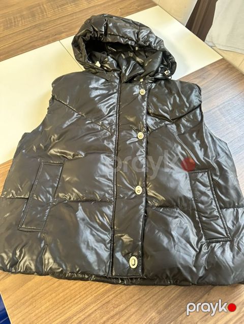 Massimo Dutti qadın şişmə jilet Kopişon cıxarılır Ölcü M Heç bir