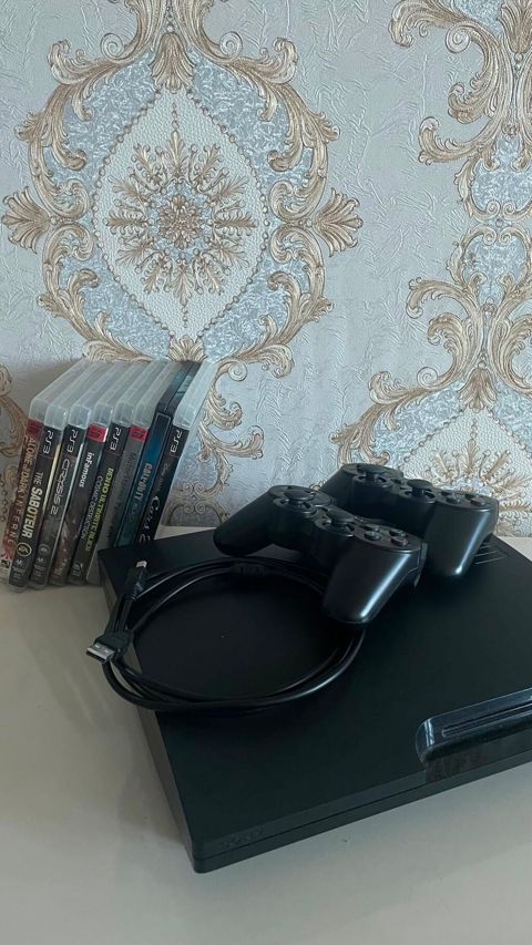 PlayStation 3 (PS3) Slim oyun konsolu 15 ədəd yaddaş da oyun + 8 ədəd — Gaming consoles