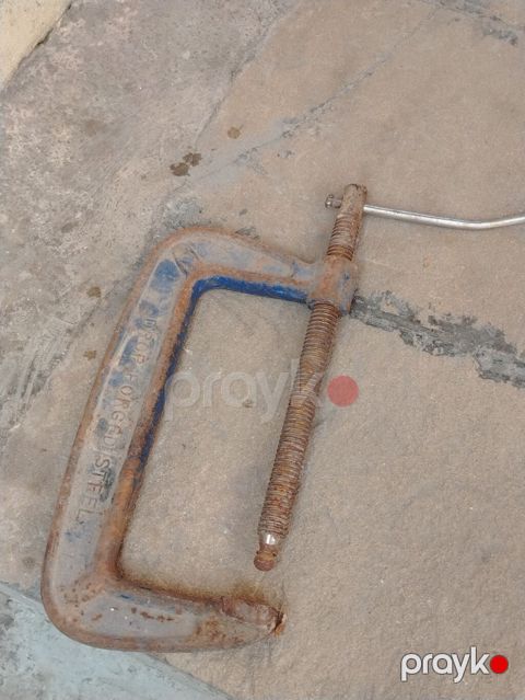 Metall “C-Clamp” sıxac - Korpus: tökmə polad (üzərində “DROP FORGED