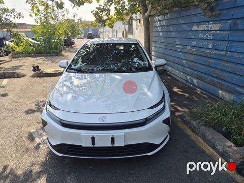 Toyota Corolla, 1.8 L, 0.85 kWh, 2026 il, yeni