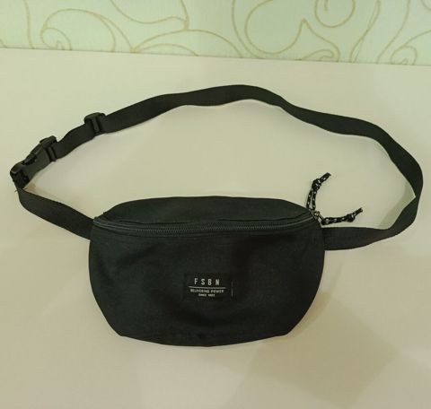 Siyah bel çantası (fanny pack), yeni