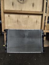 Toyota Fielder su radiatoru — Avtomobil