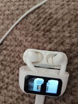 Ekranında qırıq var amma işləməyinə problem yaratmır Bluetooth — Qulaqcıqlar