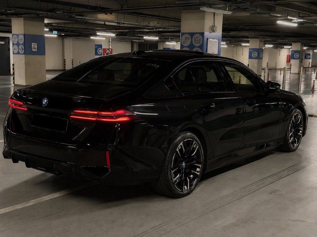 BMW i5, 81.2 kWh, 2024 il, 25 000 km — Avtomobillər, Bakı (8)