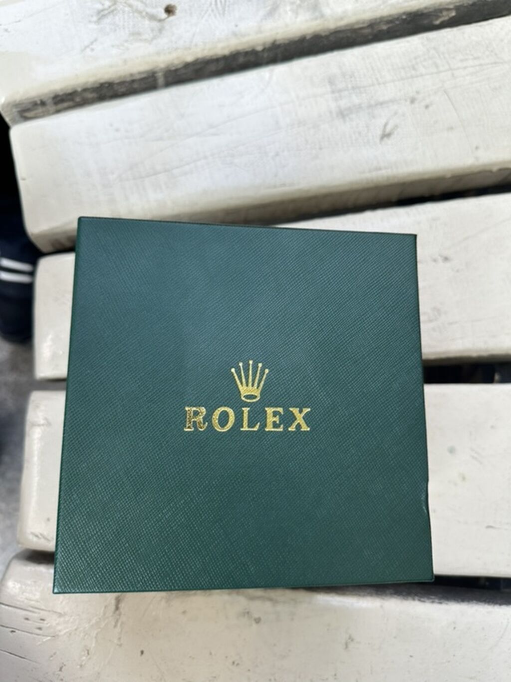 Rolex dizaynlı qol saatı, yaşıl markalı qutu ilə birlikdə təqdim