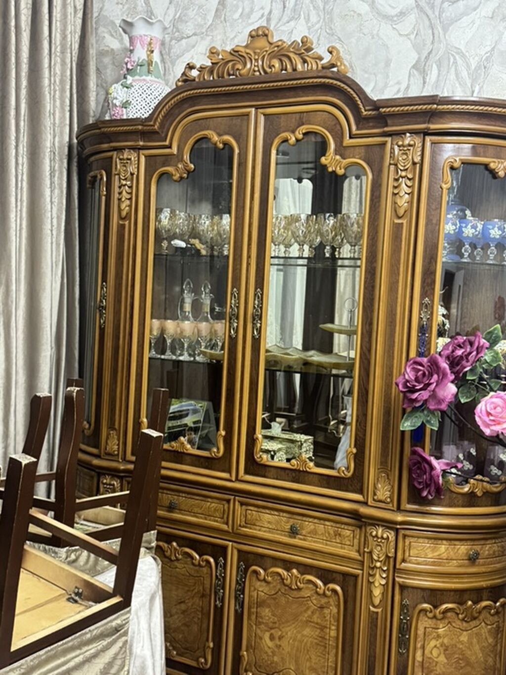 Real alici ile danismag olar qiymet baredde Klassik dizaynda vitrinalı — Mallar, Digah (2)