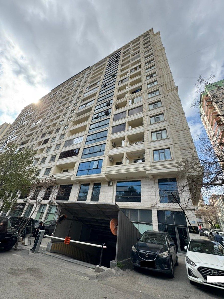 Satılır 4 otaqlı yeni tikili 240 m² — Mənzil, Bakı (2)