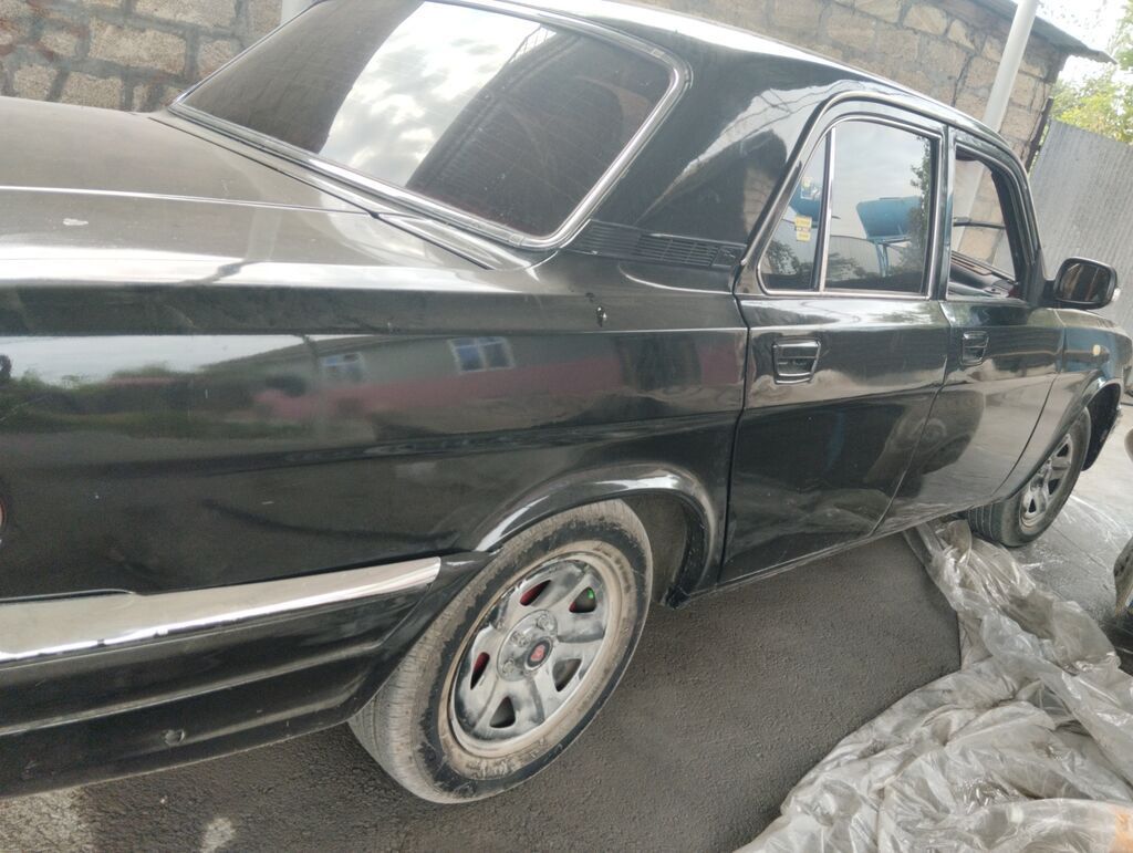 GAZ Volga 3110, qara rəng, sedan kuzov. Xüsusiyyətlər: - Klassik xrom — Avtomobillər, Ağdaş (5)
