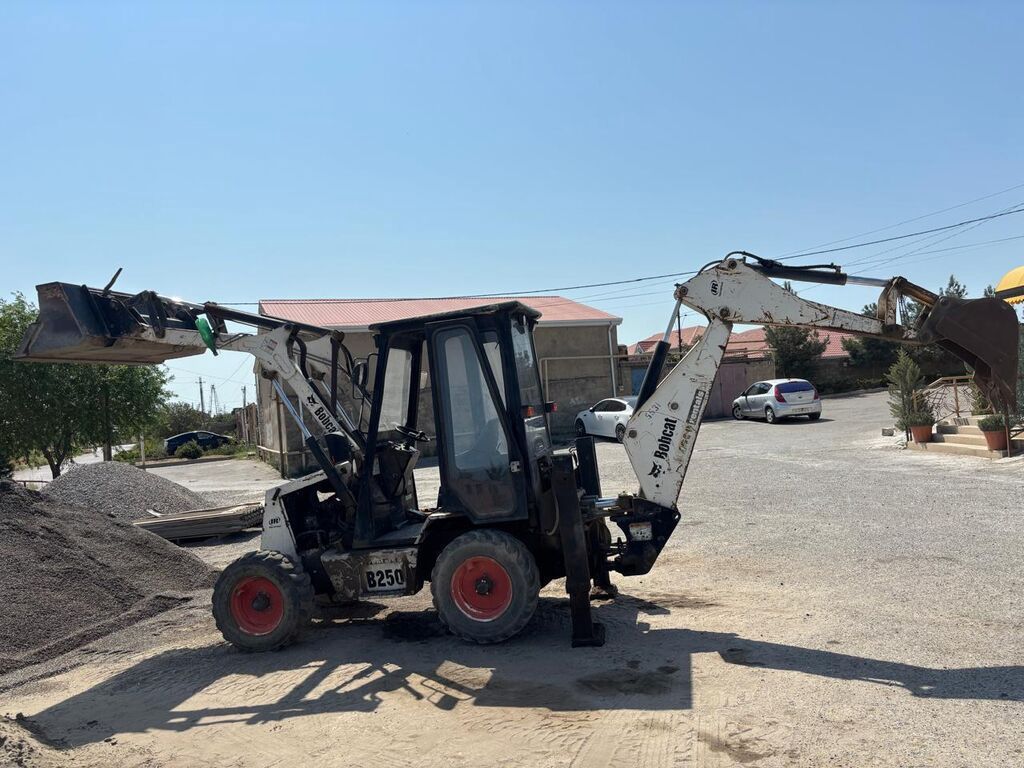 Bobcat B250 ekskavator-yükləyici - Markalı model: Bobcat B250 (IR – — Ekskavatorlar, Bakı (4)