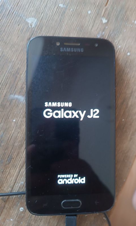 Samsung Galaxy J2 Black 8GB/1GB — Bakı