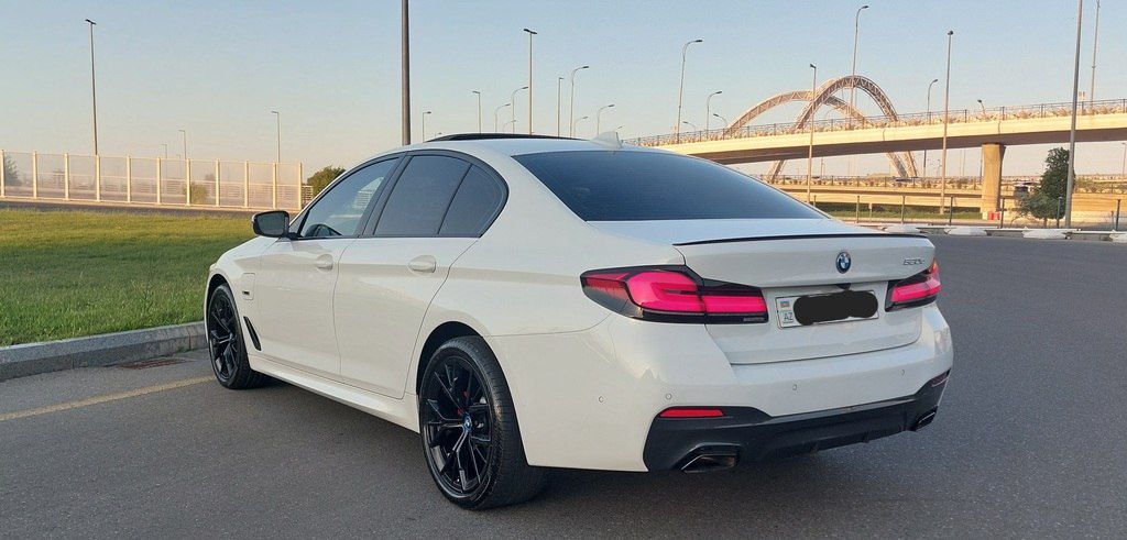BMW 530e, 2.0 L, 12 kWh, 2023 il, 32 000 km — Avtomobillər, Bakı (8)