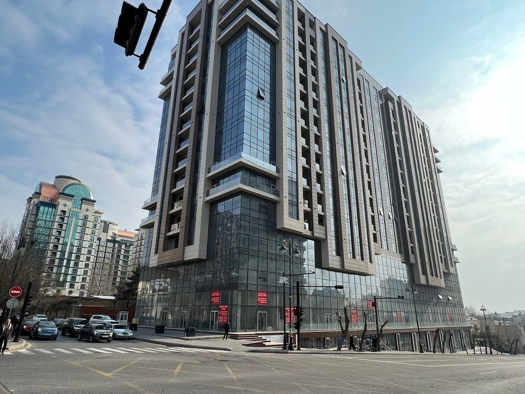 Satılır 4 otaqlı yeni tikili 200 m² — Mənzil, Bakı