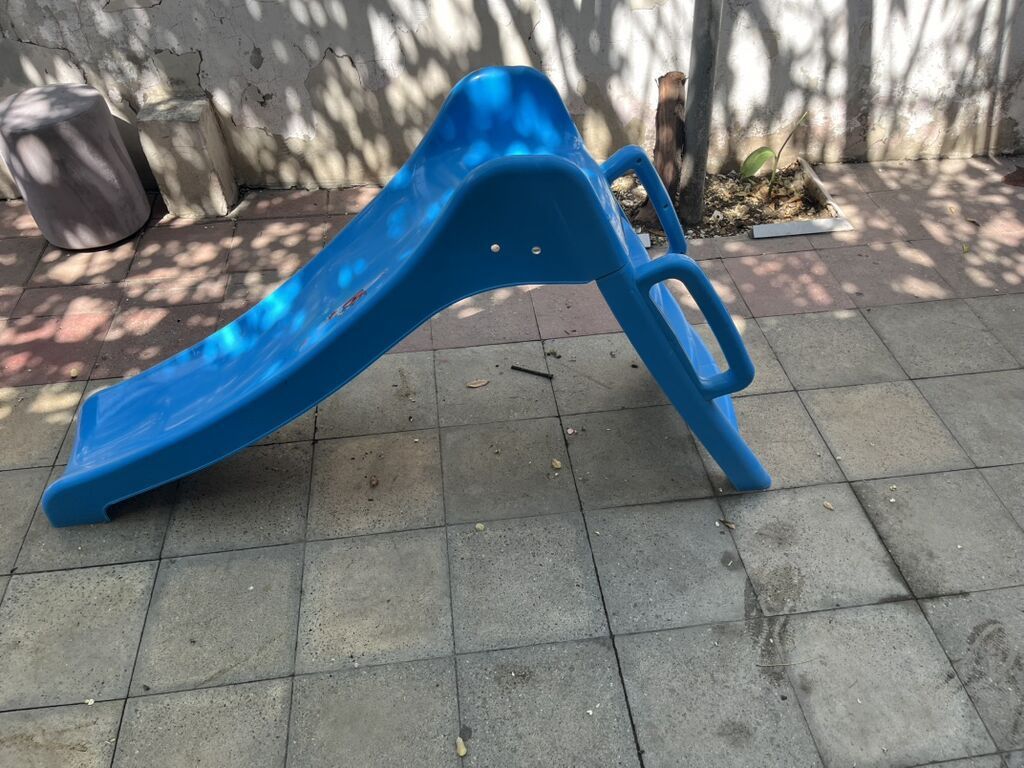 Mavi plastik uşaq sürüşkəni - Material: möhkəm, hava şəraitinə — Mebel, Bakı (4)