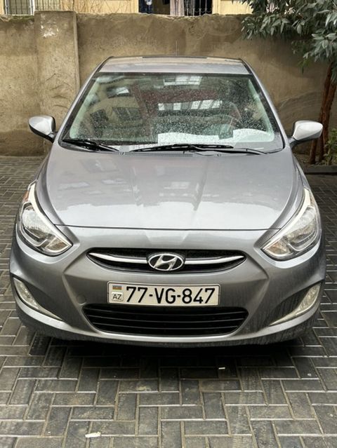 Hyundai Accent: 1.6 l | 2016 il Sedan