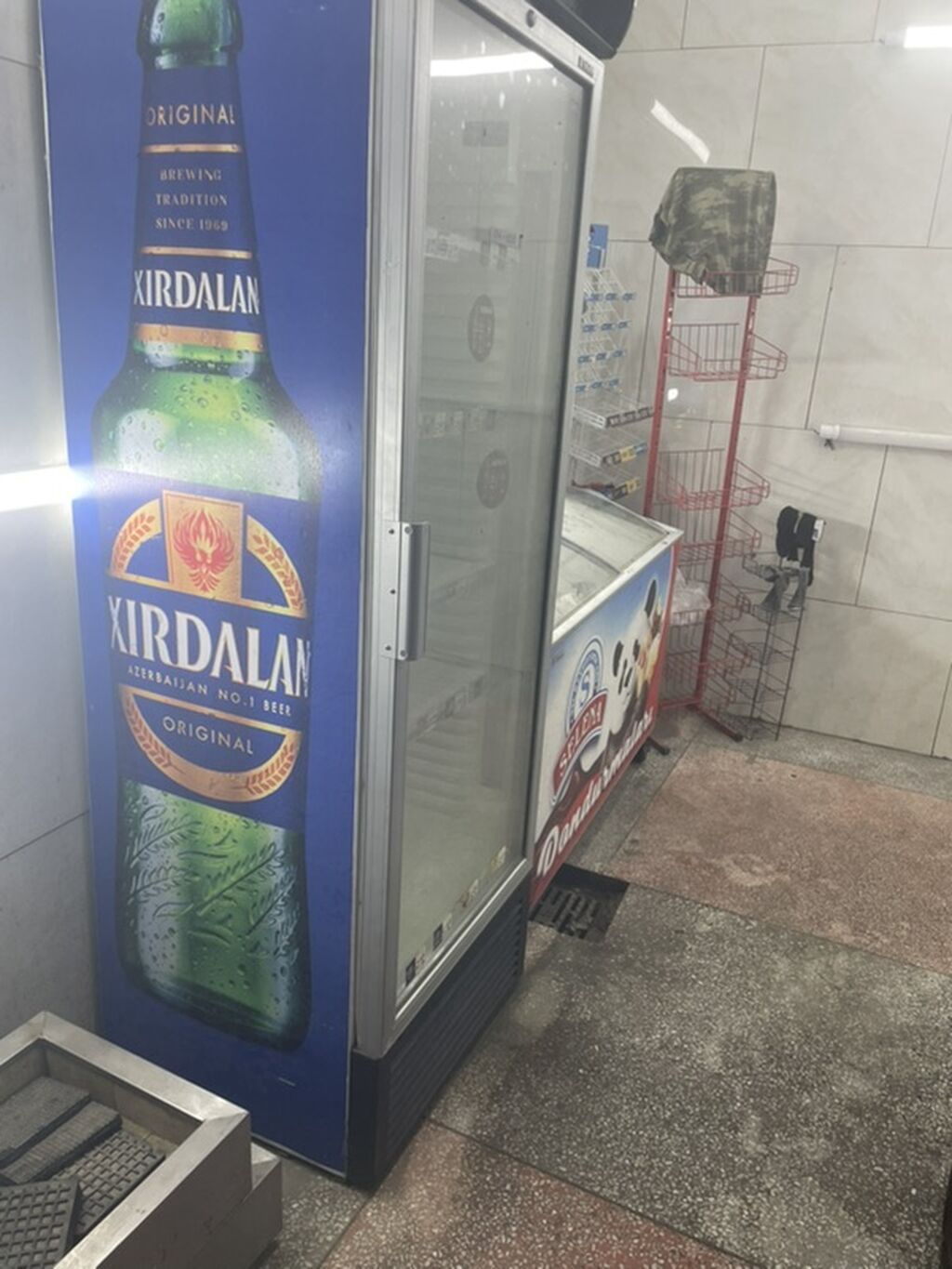 24/7 Market – ilboyu açıq mağaza xidməti - Girişdə “24/7 365” işarəsi — Mallar, Gəncə (4)