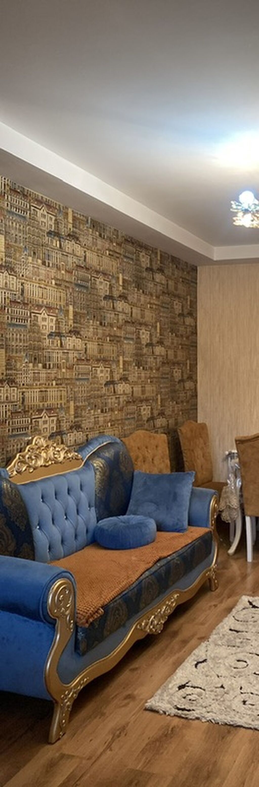 Klassik üslubda, zərif oyma detallı salon dəsti satılır. Məhsulun — Mebel, Bakı