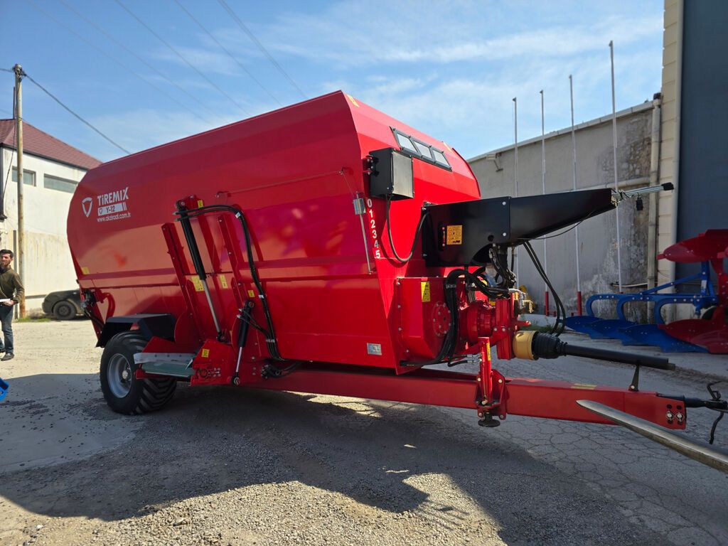 Tiremix Y-12 yem qarışdırıcı və paylayıcı qoşqu - Brend/model: Ak — Kənd təsərrüfatı avadanlığı, Bakı