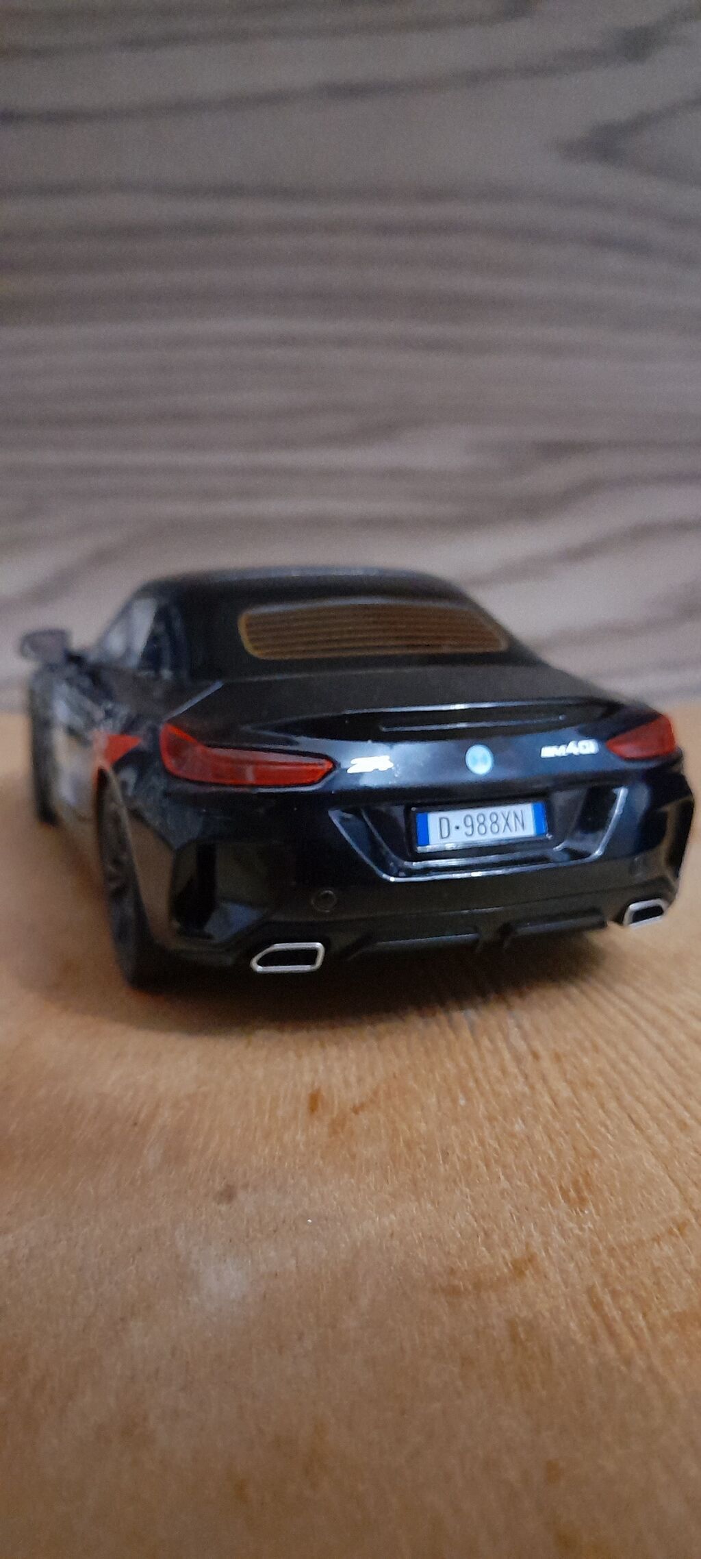 BMW Z4 1:24 Ölçü Səsli işıqlı Model təzədir Hər yeri açılır Üstü — Mallar, Bakı (2)