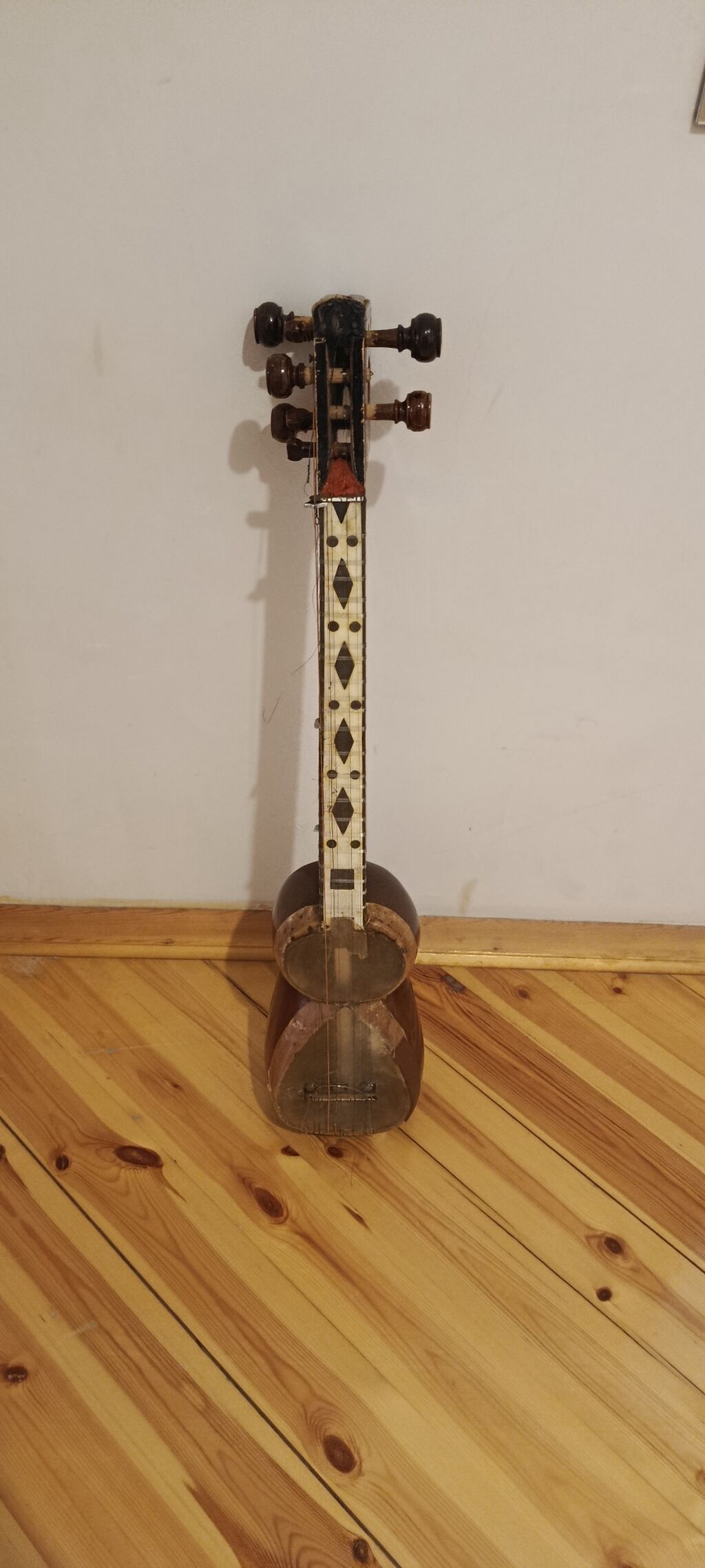 Məhsul: Tar (Azərbaycan milli simli musiqi aləti) Təsvir: - Klassik — Musiqiə alətləri, Bakı (4)