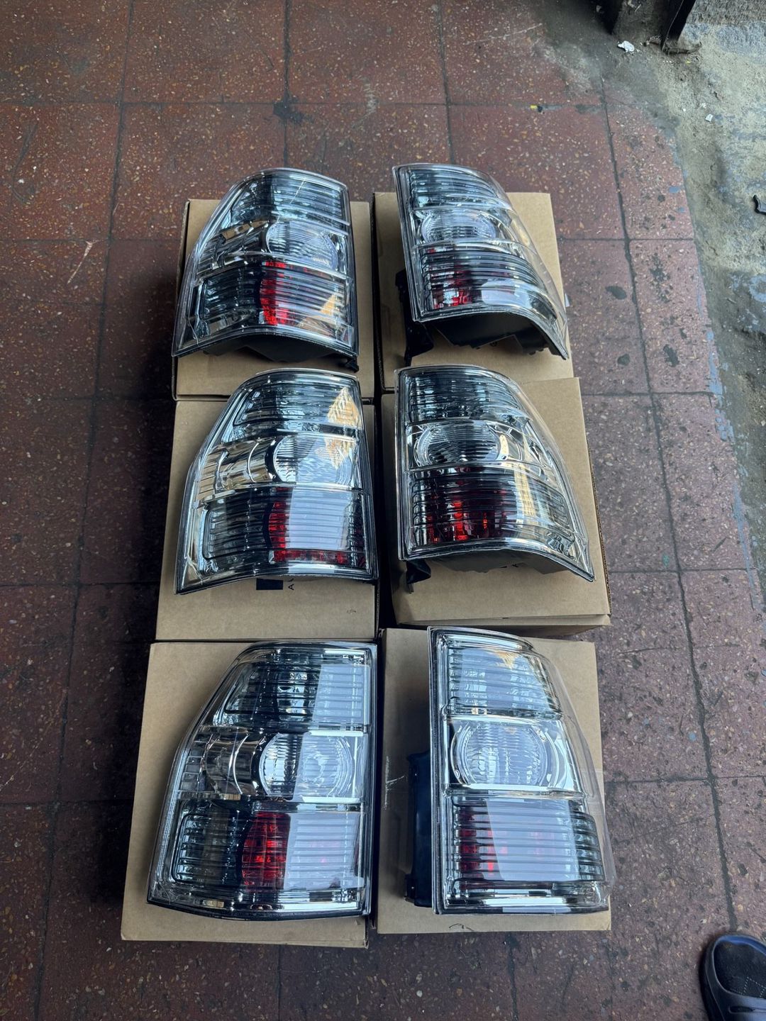 Mitsubishi Pajero 2007–2022 arxa stop lampası (komplekt, Depo) — Avtomobil işığı, Bakı