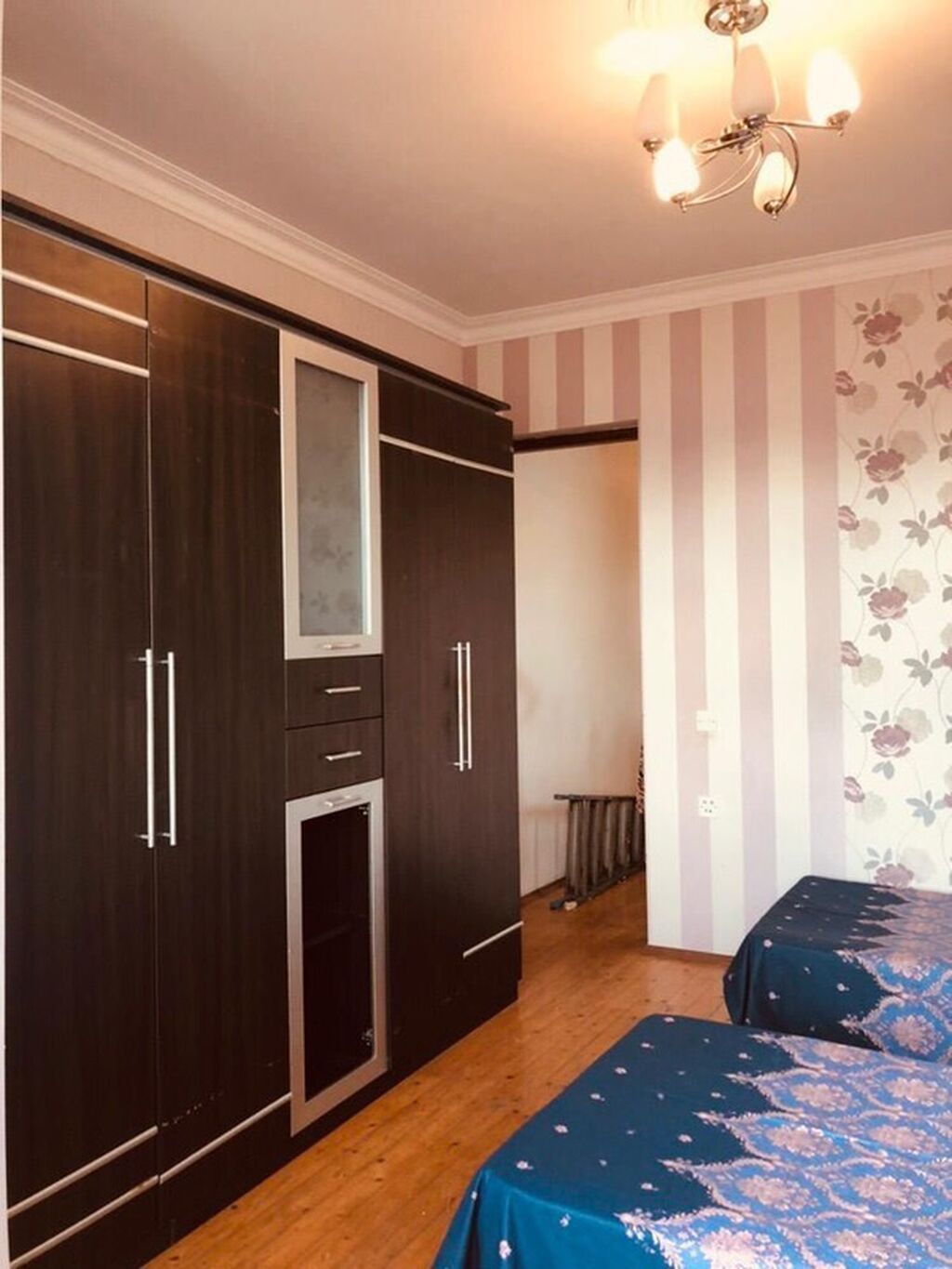 Üçmərtəbəli həyətli ev kirayə/təklif olunur. Xüsusiyyətlər: - Geniş — Ev, villa, Bakı (9)