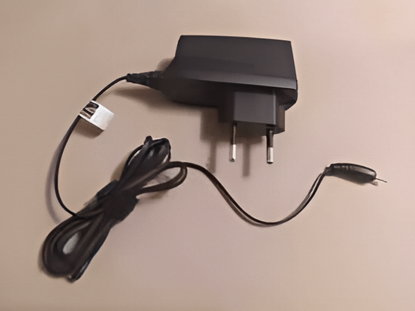 Telefon şarj cihazı — Goods