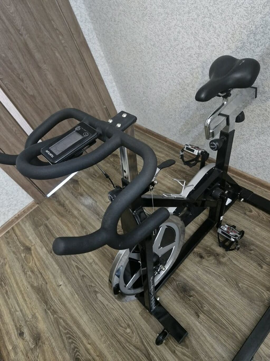 Spin velotrenajor – ev və studiya məşqləri üçün Xüsusiyyətlər: - Ağır — İdman və istirahət, Bakı (2)