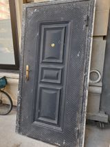 Dəmir giriş qapısı - Material: möhkəm metal karkas, ön tərəfi — Asif