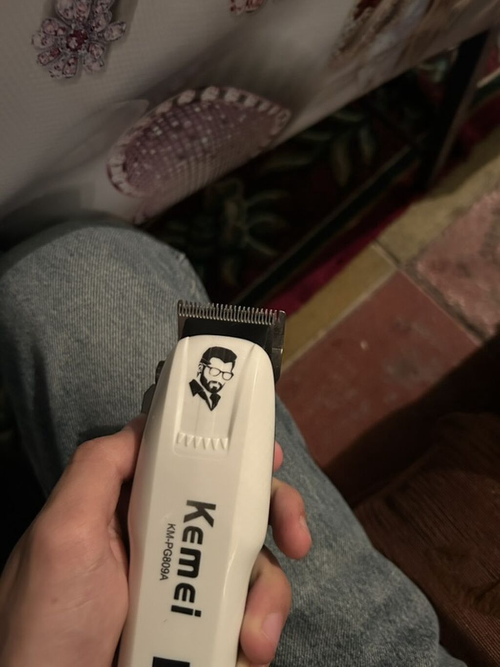 Kemei KM-PG809A saç kəsən/traş maşını - Simsiz işləmə: Korpusda LED — Elektronika, Gəncə (5)