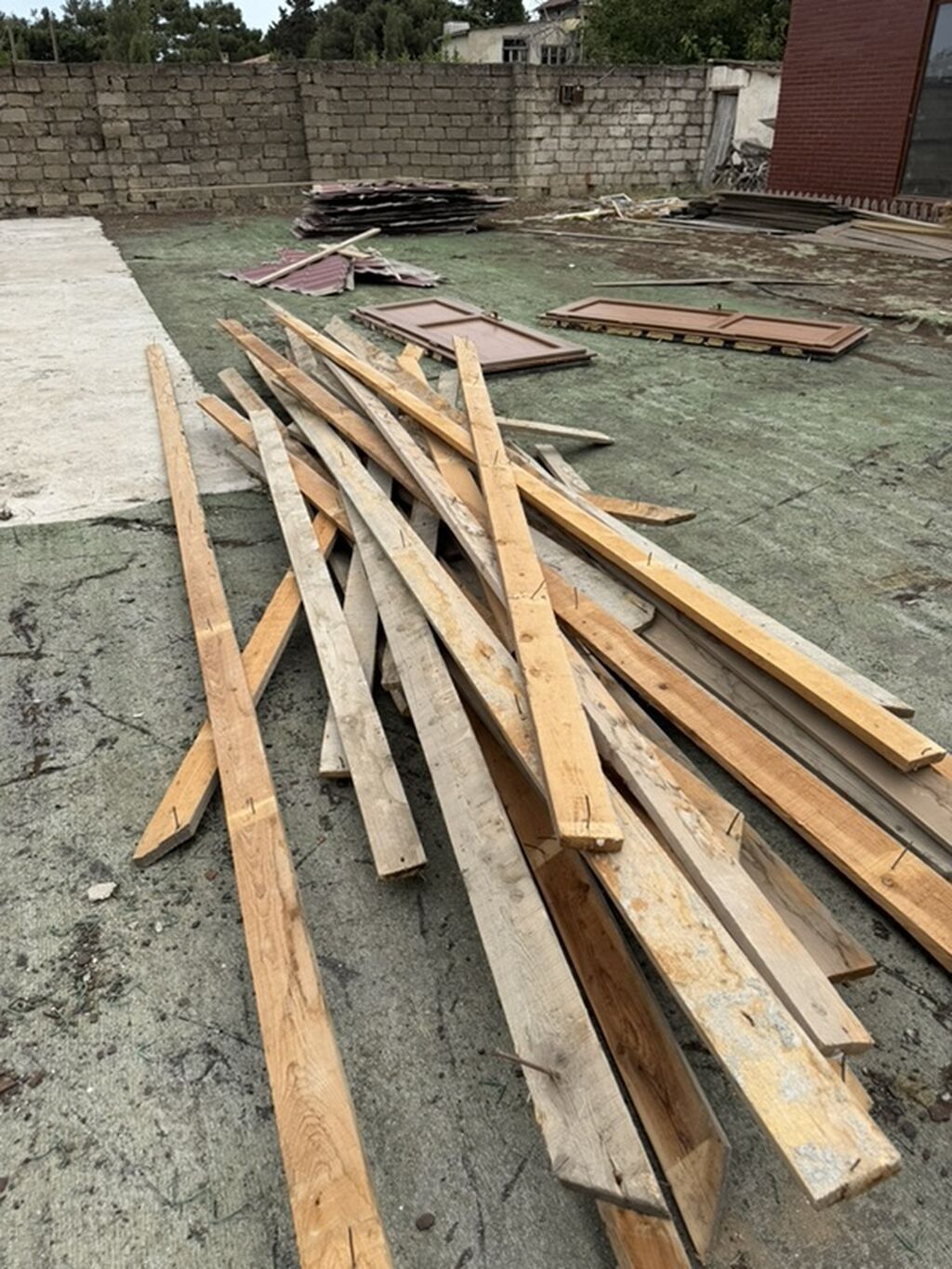 Tikinti materialları dest wakildaki hamisi o giymata - Dam örtüyü