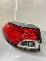 Toyota Corolla Cross ön farası — Junze Autoparts — Ehtiyat hissələri və aksesuarlar