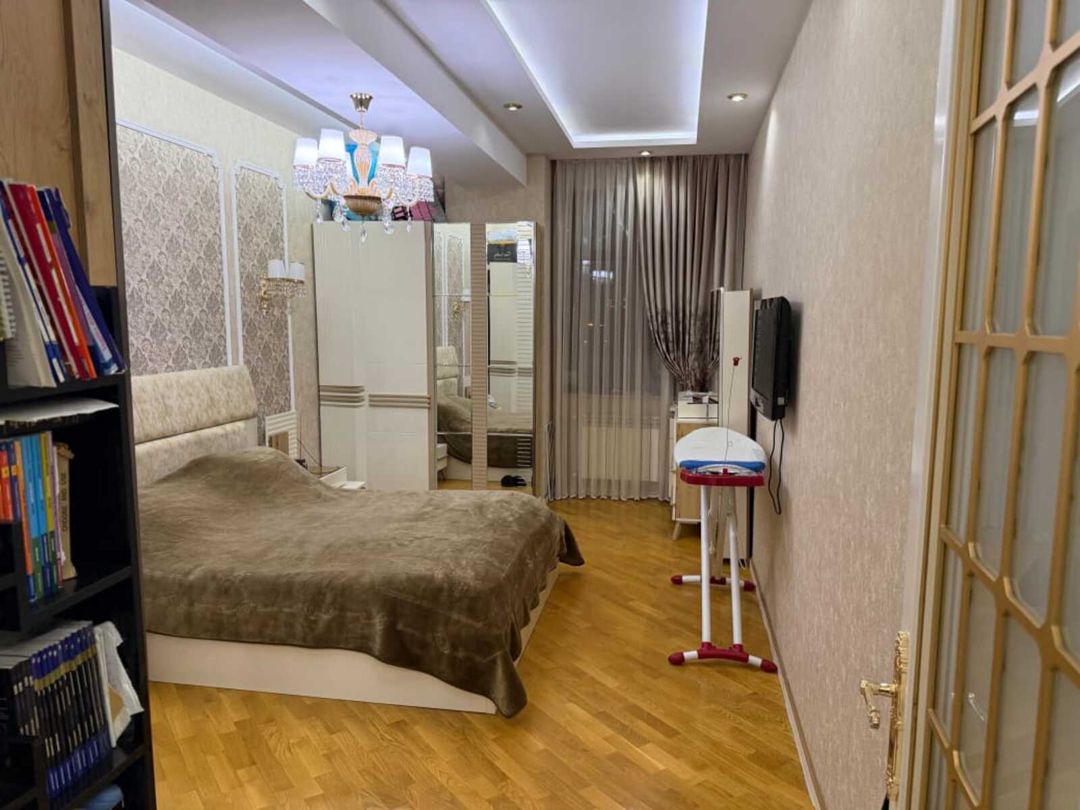 Satılır 4 otaqlı yeni tikili 180 m² — Mənzil, Bakı (2)