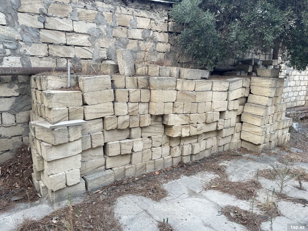 Mişar daşı və kərpiclər — Təmir və inşaat, Bakı (3)