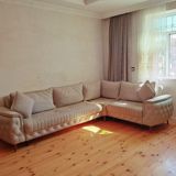 Divan satılır 600₼. açılır bazası var.5 aydır alınıb. Ünvan qobu — Mebel