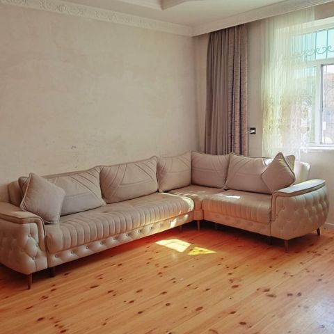 Divan satılır 600₼. açılır bazası var.5 aydır alınıb. Ünvan qobu — Sara — Divanlar
