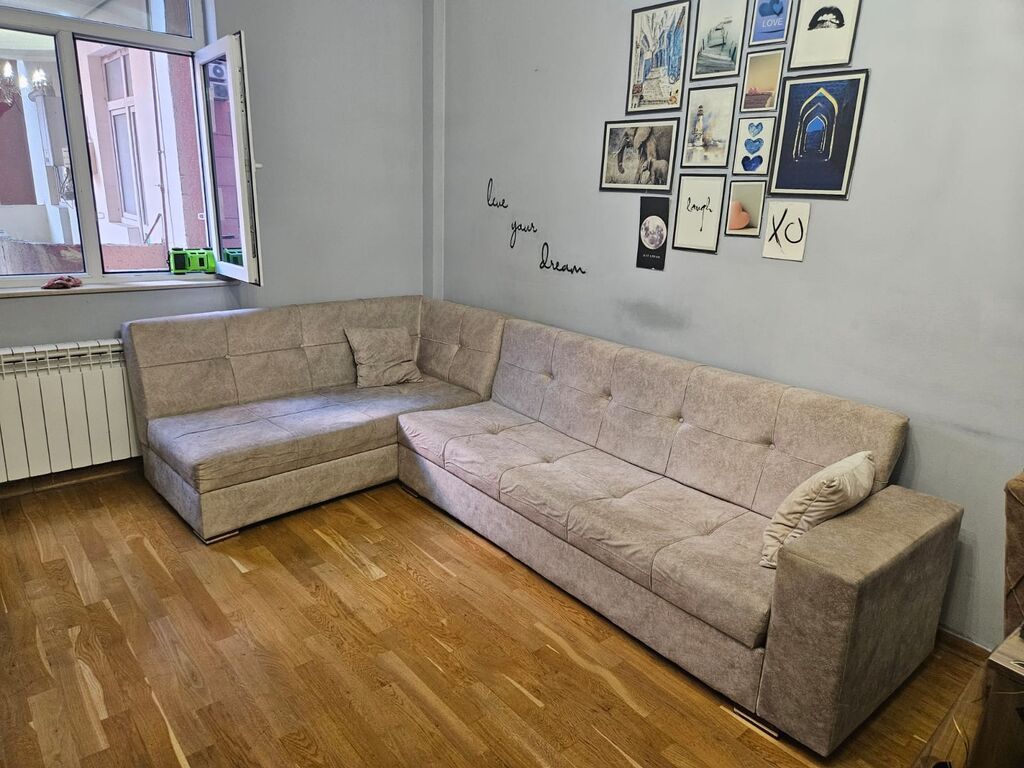 Divan satılır 250₼. açılır bazası var.Ünvan yeni — Mebel, Bakı