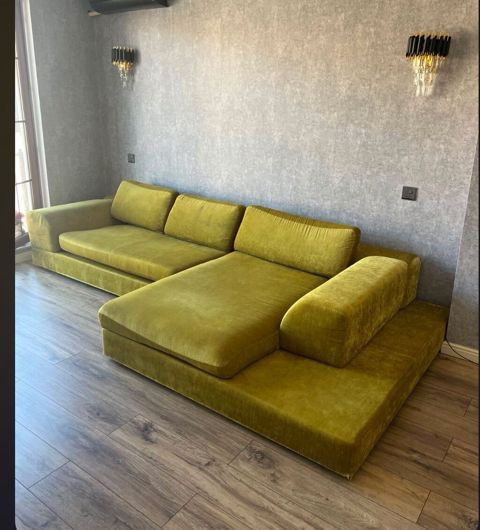 Künc divan satılır, açılmır