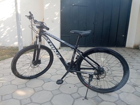 Velosiped Trinx Majes 100