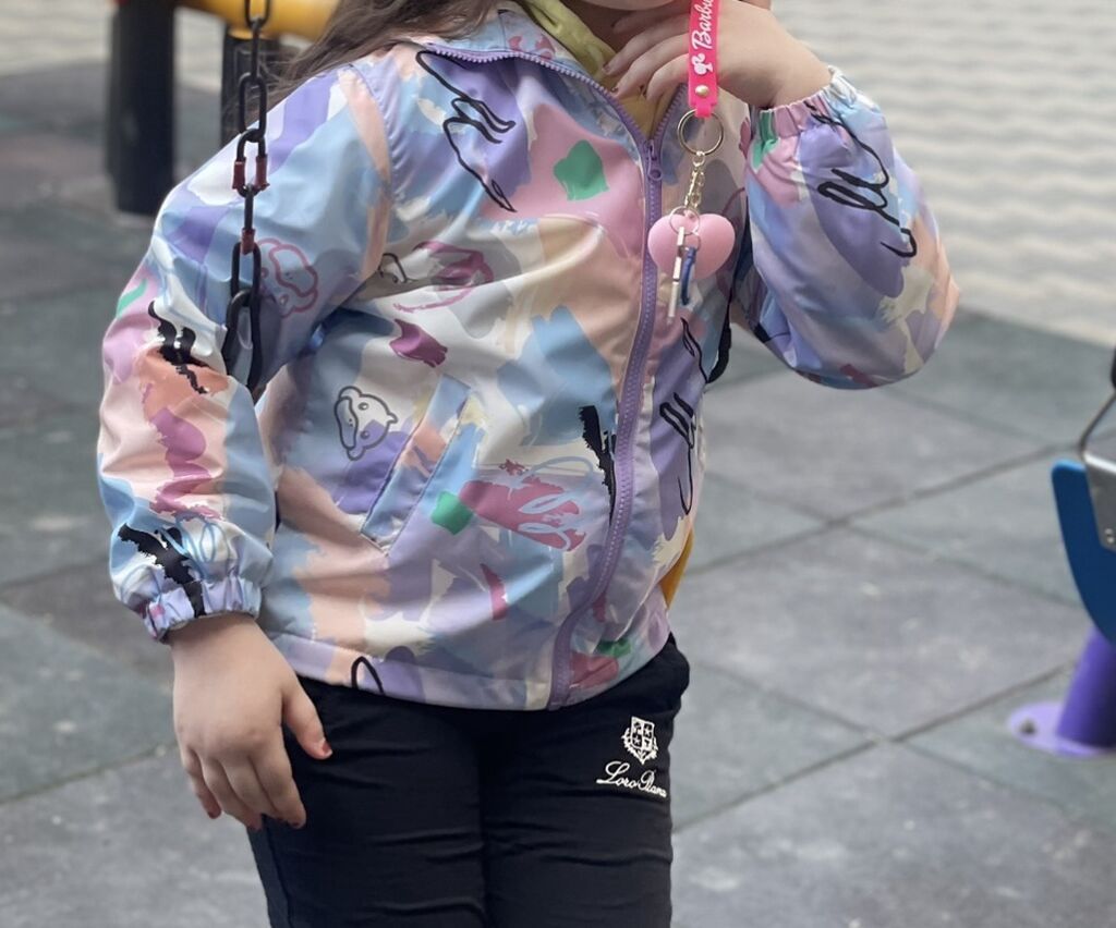 Uşaq üçün rəngbərəng yüngül küləkkeçirməz jaket – Pastel Dizayn