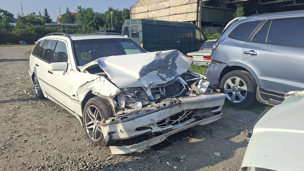 Mercedes C 200, 2.0 L, 1996 il, 400 000 km — Avtomobillər, Quba (9)