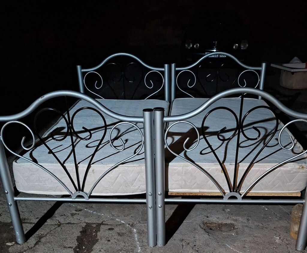 Metall çarpayı çərçivələri və döşəklər dəsti - Klassik dekorativ — Mebel, Bakı