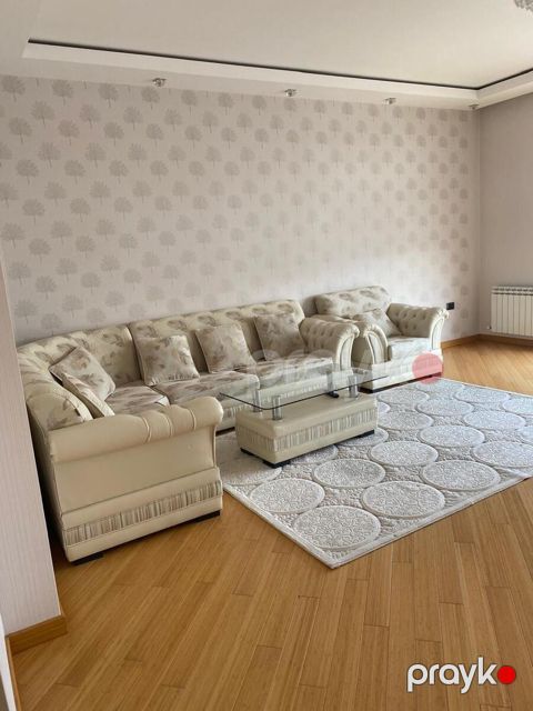 İcarəyə verilir 3 otaqlı yeni tikili 150 m²