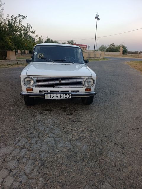 VAZ 2101 klassik sedan, 1.3 l, 236000 km, ağ rəng