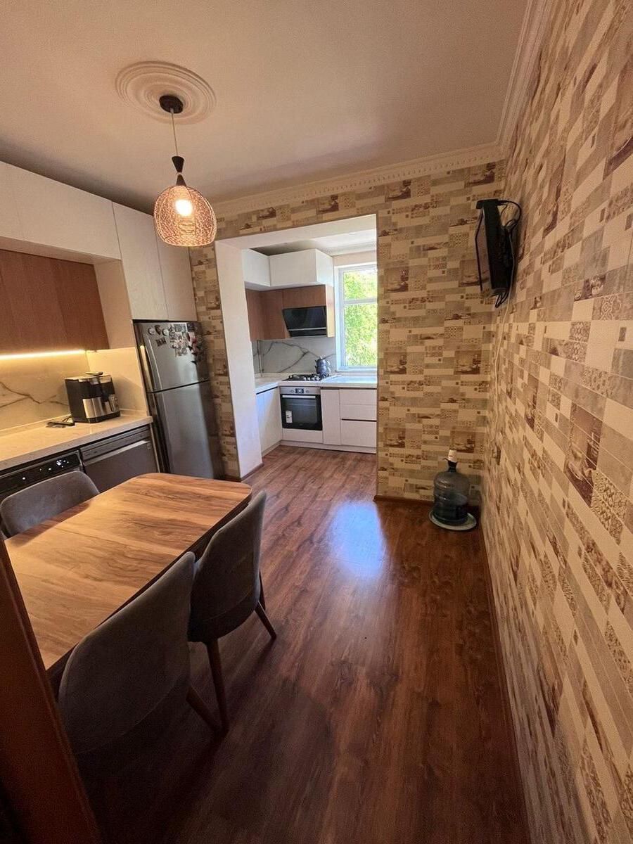 Satılır 3 otaqlı köhnə tikili 90 m² — Mənzil, Bakı